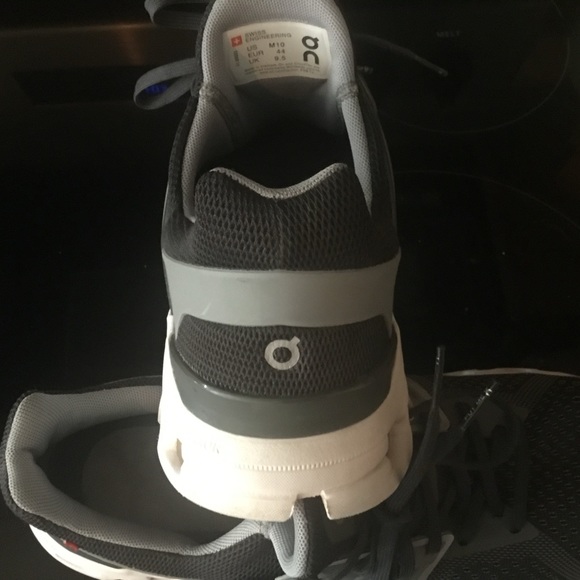 On cloud grey size 10 worn 3 times - Picture 3 of 5
